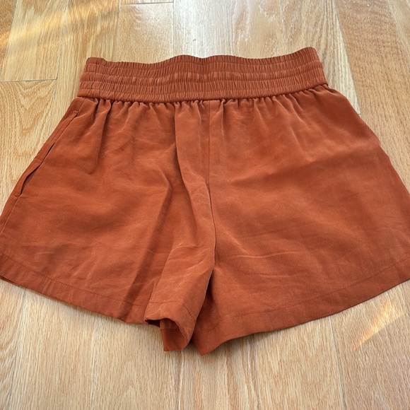 Orange high waisted shorts, size small, like new. With pockets - Picture 2 of 2